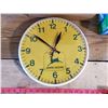 Image 1 : John Deere Clock