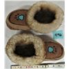 Image 2 : Women's size 9 sheepskin lined moccasins bear paw logos
