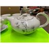 Image 5 : 16 Pcs. Amcrest Meito China (Tea Pot , Gravy Boats Etc.)