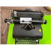 Image 2 : Roayl 1940's Manual Typewriter