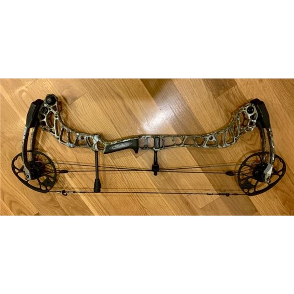 Right Handed Mathews Vertix Compound Bow
