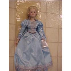 23  Cinderella from Danbury Mint/box #1595494