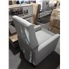 Image 3 : Barcalounger Fabric Pushback ReclinerÂ 