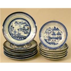 A MISCELLANEOUS GROUP OF CHINESE EXPORT BLUE AND WHITE CHINOISERIE-DECORATED PORCELAIN TABLE ARTICLE
