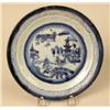 Image 2 : A MISCELLANEOUS GROUP OF CHINESE EXPORT BLUE AND WHITE CHINOISERIE-DECORATED PORCELAIN TABLE ARTICLE
