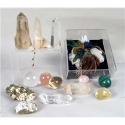 A MISCELLANEOUS GROUP OF GEODES AND HARDSTONE