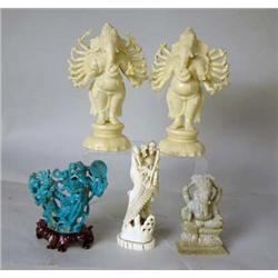 A GROUP OF TABLE ARTICLES