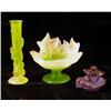 Image 1 : A GROUP OF THREE COLORED GLASS TABLE ARTICLES