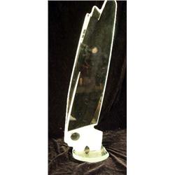 AN ABSTRACT COLORLESS TO FROSTED ART GLASS SCULPTURE