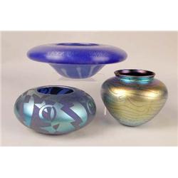 AN IRIDESCENT AMETHYST ART GLASS SHALLOW BOWL