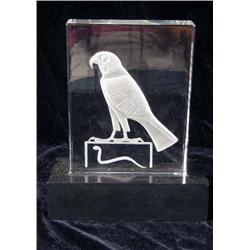 AN EGYPTIAN-STYLE BIRD MOTIF SCULPTURE