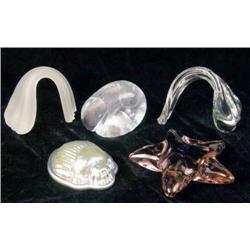 A GROUP OF FIVE ASSORTED PAPERWEIGHTS