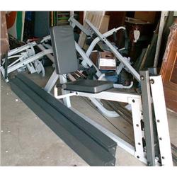 A MULTI-STATION WEIGHT TRAINING FITNESS CENTER