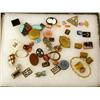 Image 3 : A LARGE COLLECTION OF SMALL JEWELRY ITEMS AND VINTAGE BUTTONS