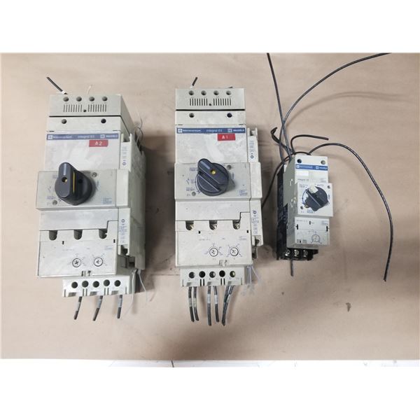 LOT OF TELEMECANIQUE CIRCUIT BREAKERS *SEE PICS FOR PART #S*