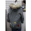 Image 2 : Ladies 100% wool Inuit parker with fur trimmed hood and wool appliques decoration made in James Bay