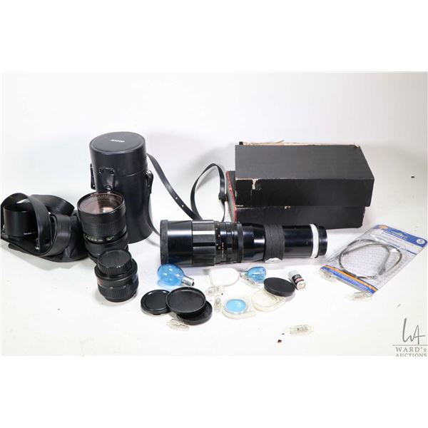 Selection of camera accessories including Vivitar 72mm auto zoom lens, note loose use for parts. Min