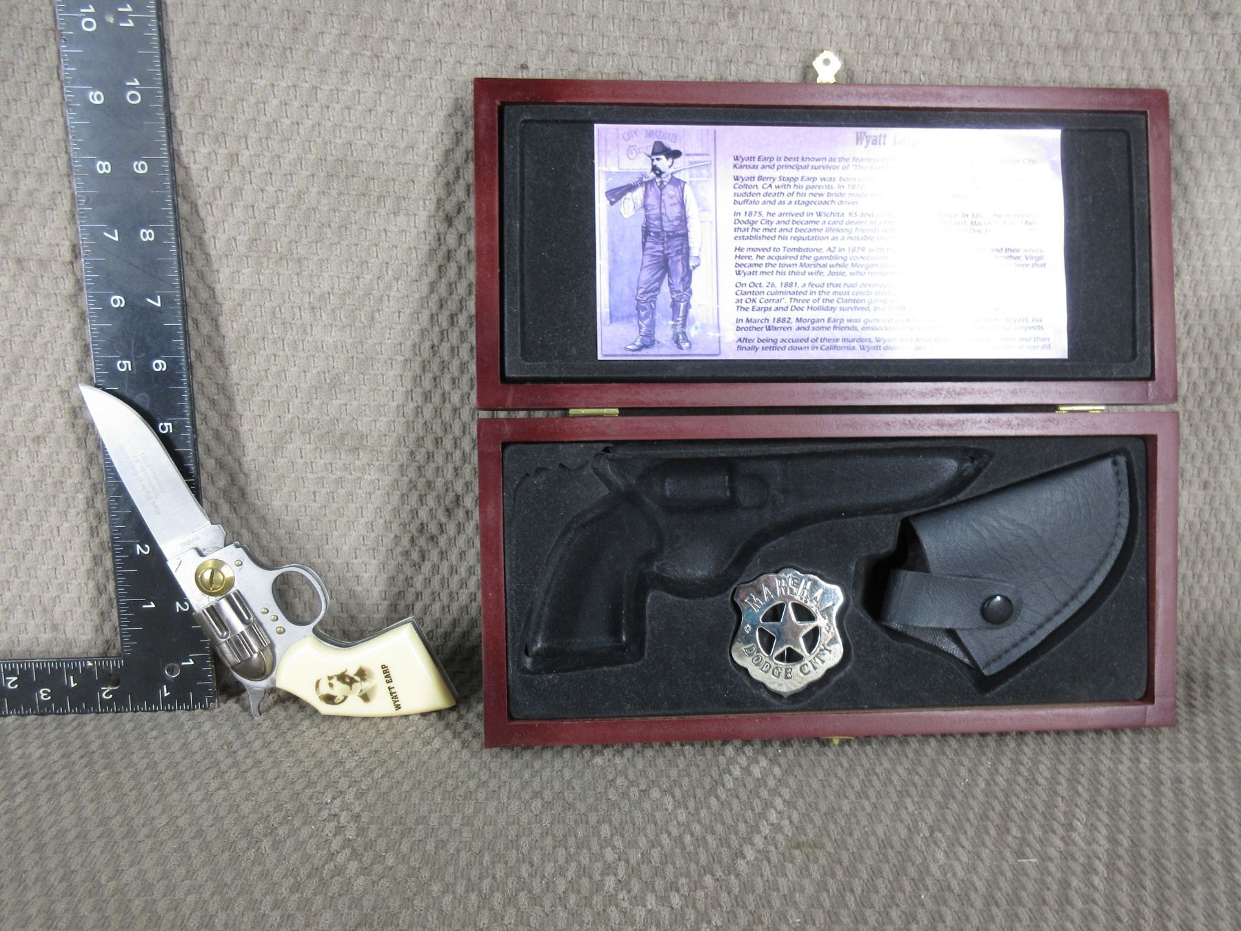 Wyatt Earp Pistol Style Knife Badge Sheath Case Set