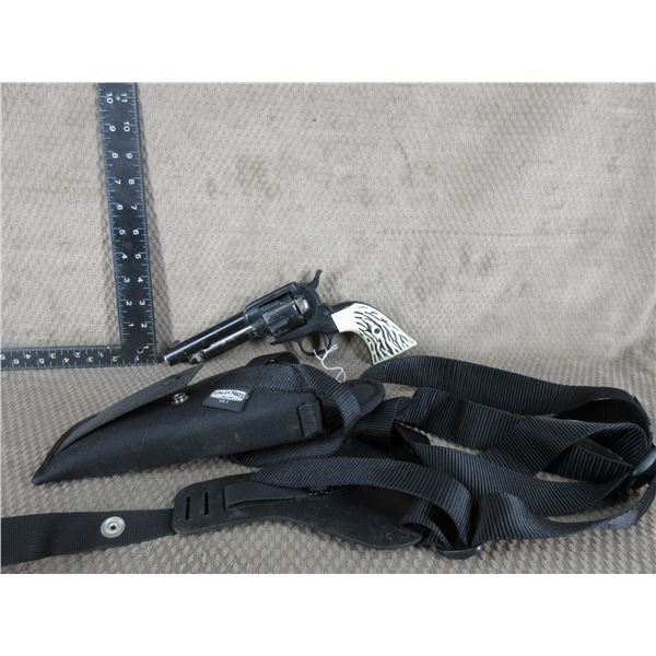 Crossman #6 CO2 Pistol with Vinyl Shoulder Holster