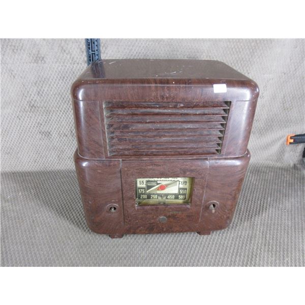 Vintage Stewart Warner Radio