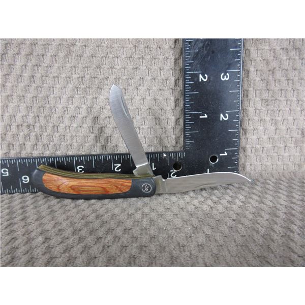 Browning Pocket Knife Model 820 - Appears Unused
