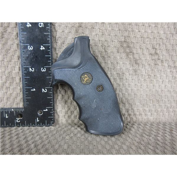 S&W K Square Butt Pachmayr Gripper Grips