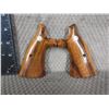 Image 1 : S&W Handgun Grips Unknown Model