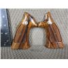 Image 1 : S&W Wood Grips Unknown Model - Large