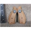 Image 2 : S&W Wood Grips Unknown Model