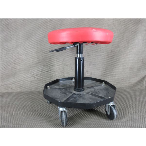 Shop Mechanics Stool - Max height of 20"