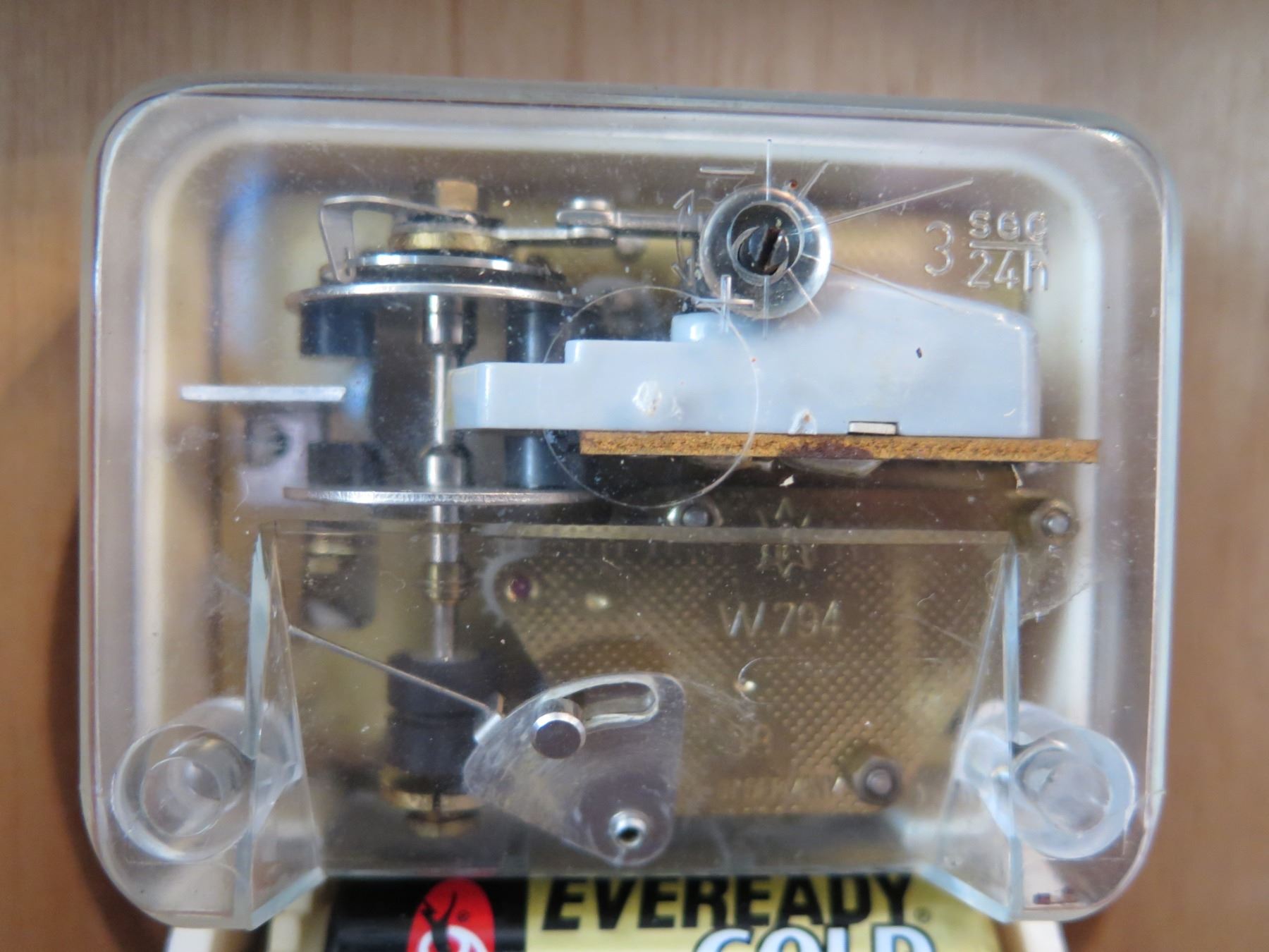 Vintage Junghans Ato-Mat Clock Electro-Mechanical Made in Germany 7