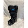 Image 1 : Medical boot