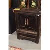 Image 1 : CHINESE COUNTRY CABINET (20 1/2 X 26" X 17")
