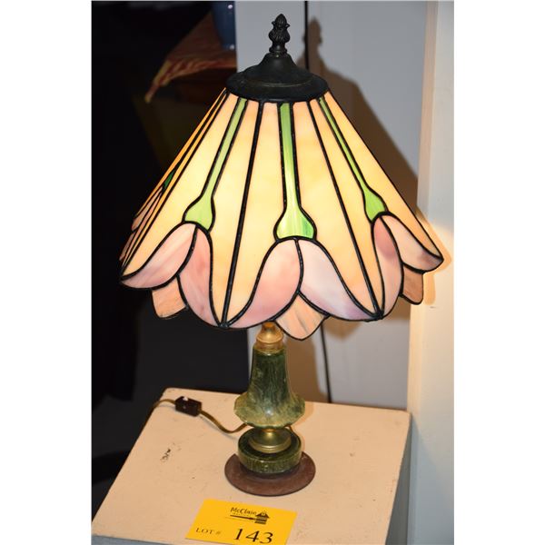 TIFFANY STYLE TABLE LAMP