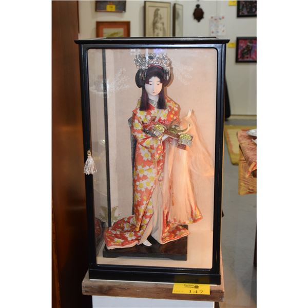 JAPANESE DOLLS (1 IN GLASS DISPLAY CASE) (2 PCS)