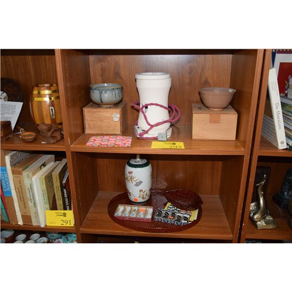 MIXED LOT: KUTANI COVERED JAR, JAPANESE TEA BOWLS BY HOZAN, CHOP STICK RESTS & ELECTRIC WARMER (20 P