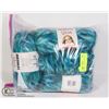 Image 1 : 4 BERNAT YARN WITH MANY SIZES KNITTING NEEDLES