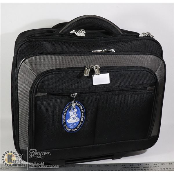 BLACK TRAVEL SUITCASE