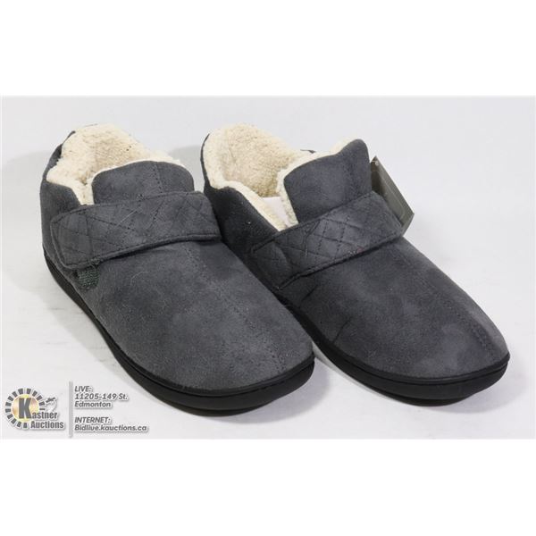 ZIZOR US SIZE 7 SLIPPERS