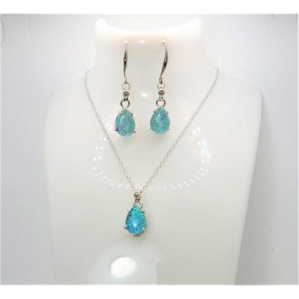 17)  SET OF PALE BLUE TEAR DROP SHAPE FIRE