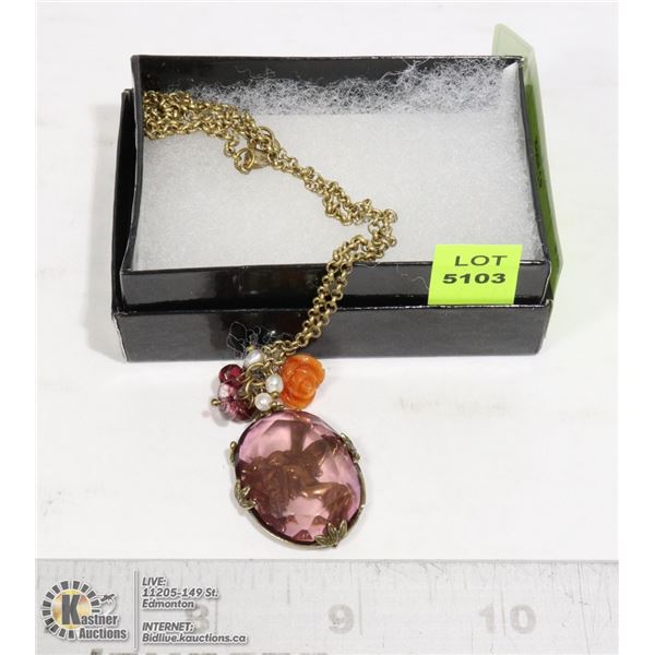 1 OLD FAIRY NECKLACE. FAIRY INLAID IN CLEAR