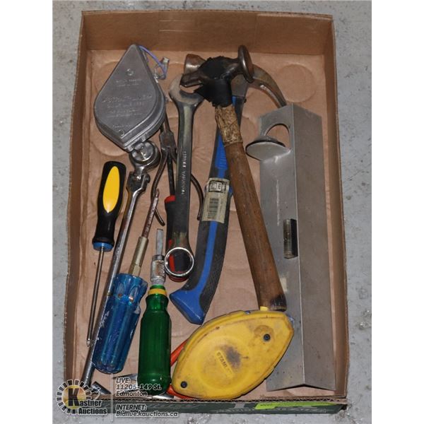 TOOLS FLAT. HAMMERS, POST LEVEL, CHALK STRINGS