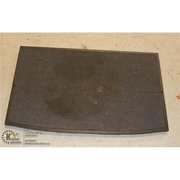 BMW X3   2009 BACK TRUNK SHELF