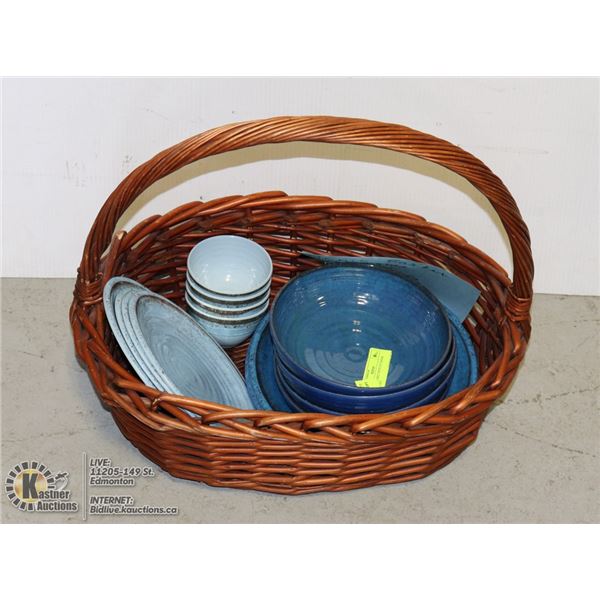 PICNIC BASKET WITH OUTDOOR DISH SET