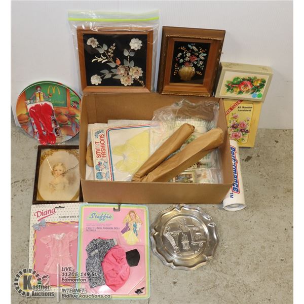 BOX OF ASSORTED DECORATIONS