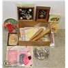 Image 1 : BOX OF ASSORTED DECORATIONS