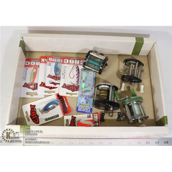 4 FISHING REELS WITH 7 NEW FISHING HOOKS