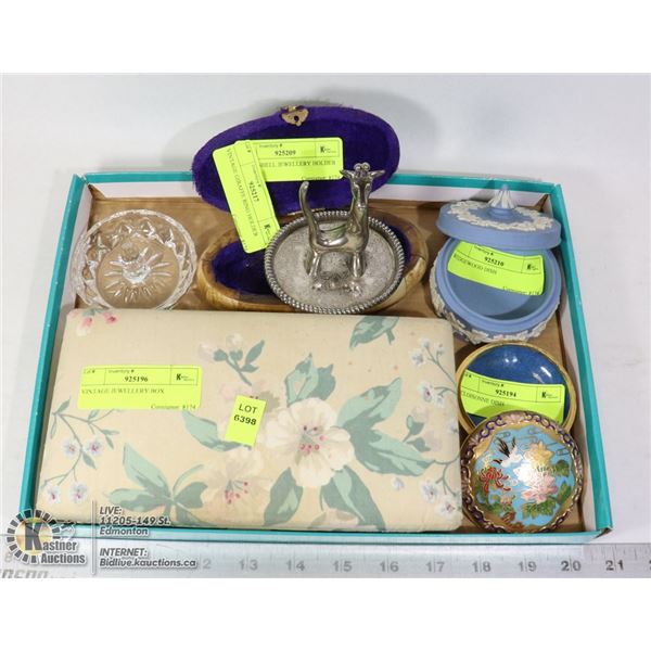 LARGE COLLECTION OF ASSORTED JEWELRY HOLDERS,