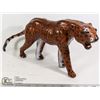 Image 1 : HAND CRAFTED LEATHER TIGER FIGURE