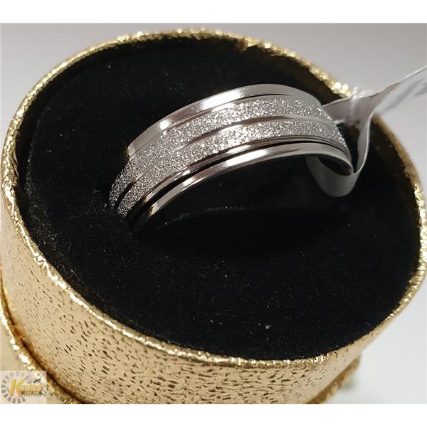 NEW STAINLESS STEEL RING SIZE 11 IN GOLD TONE BOX